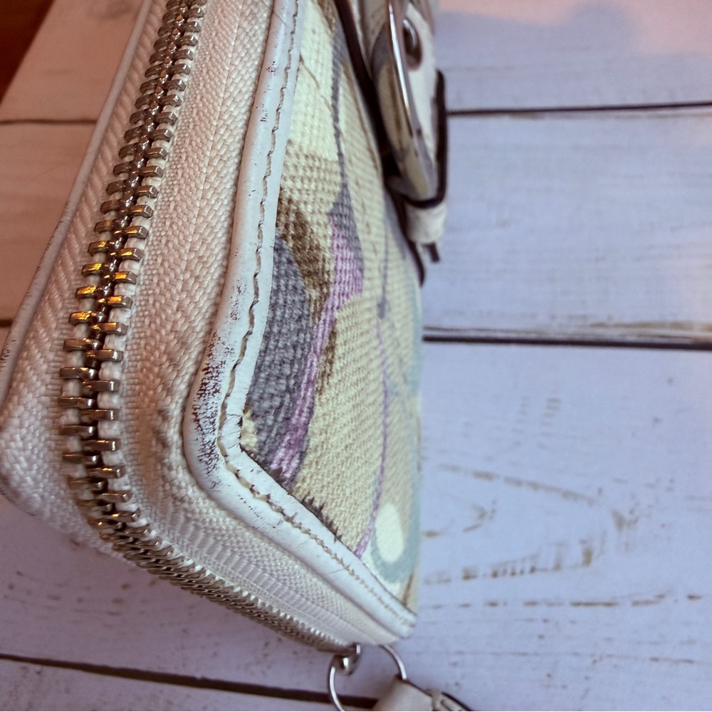 COACH | Soho Optic Art Linen Wallet - Picture 7 of 16